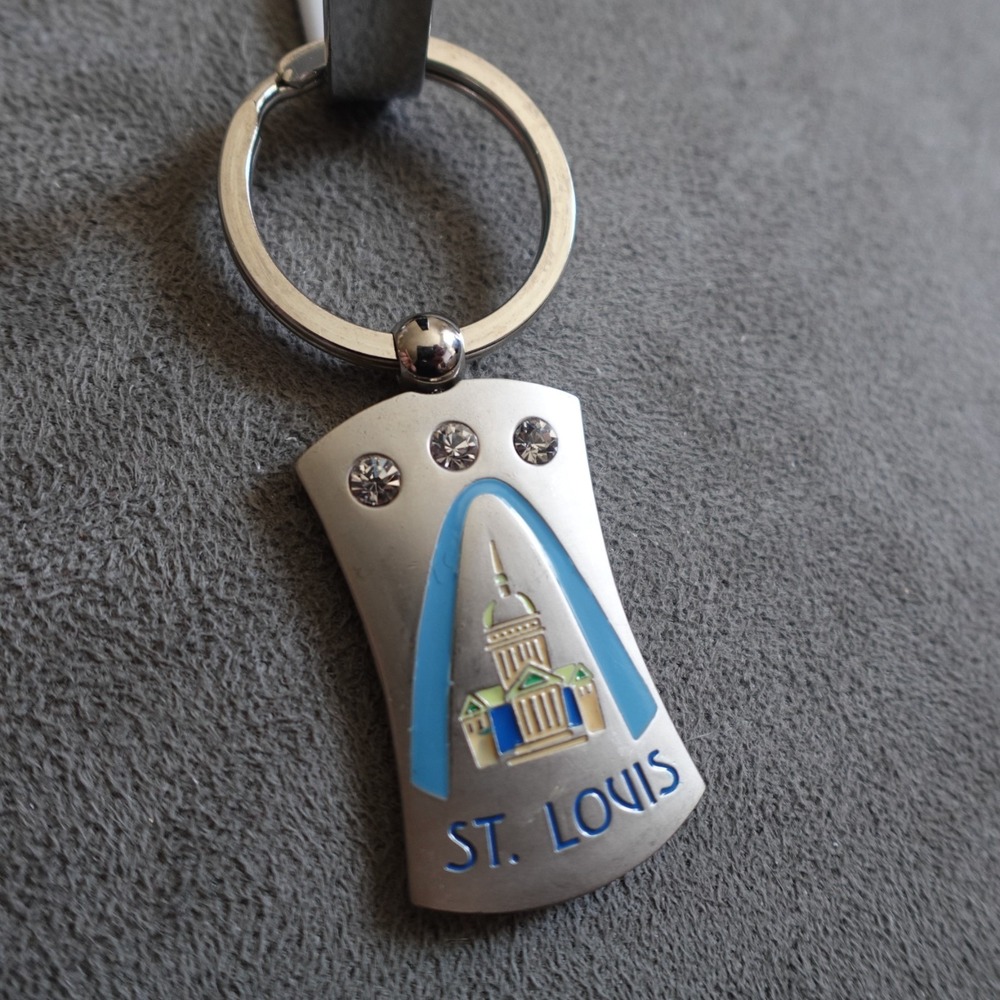 St Louis Missouri Arch Keychain Metal Novelty Route 66 Destination Travel
